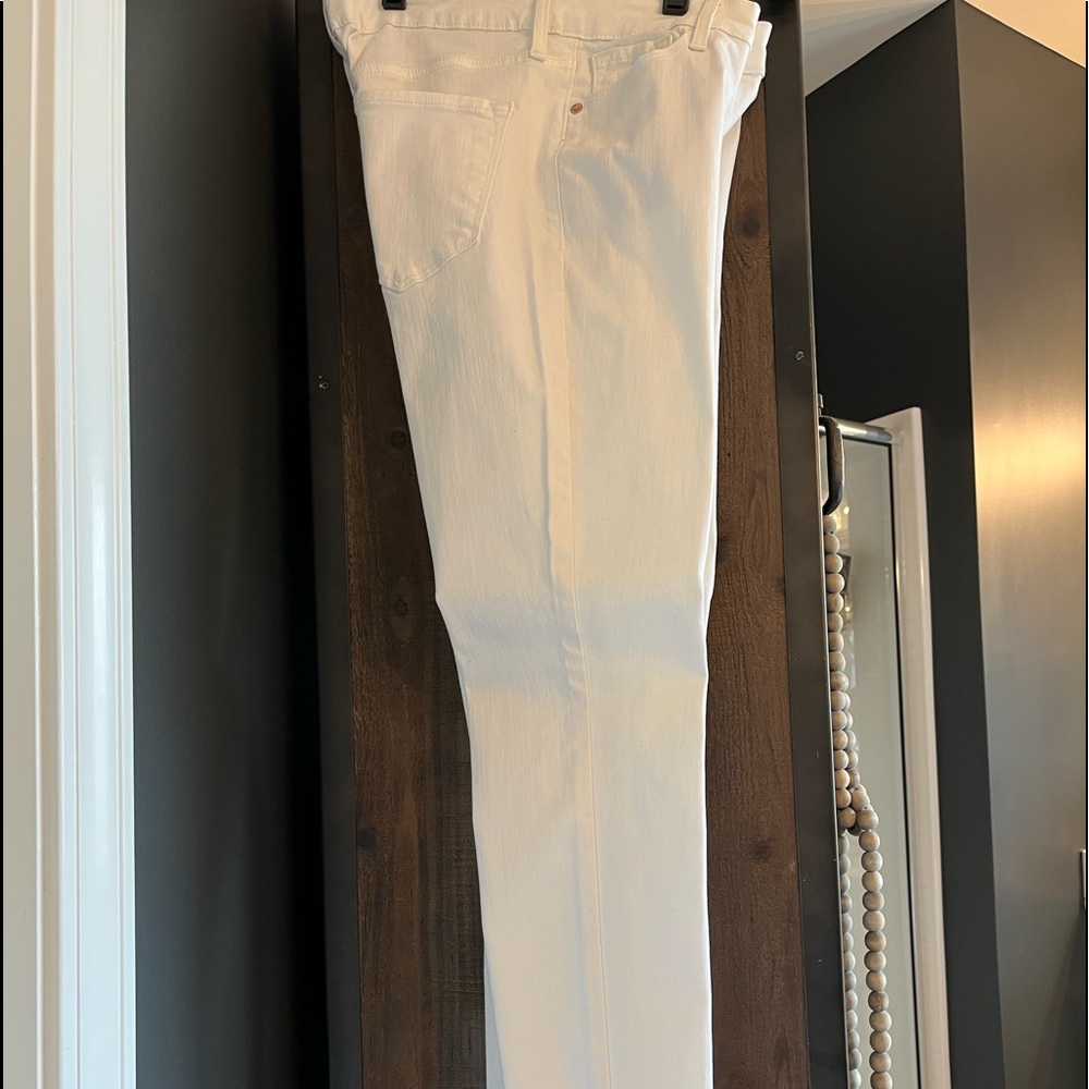 Old Navy Rockstar white jeans never worn